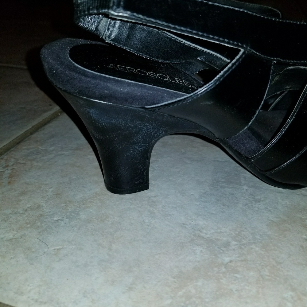 Shoes - Picture 4 of 4